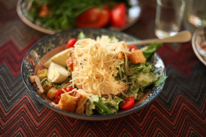 caesar salad with romaine lettuce parmesan croutons