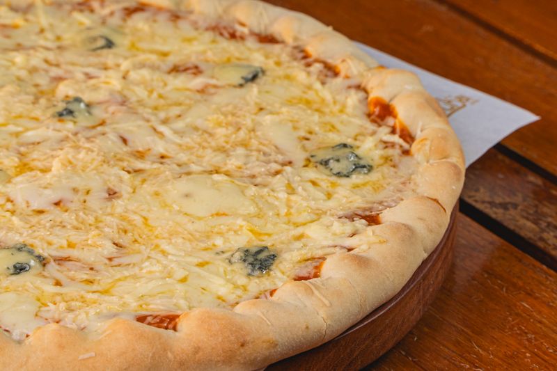 pizza lucs diavola spicy salami pizza